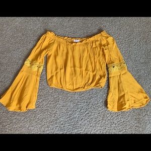 Long sleeve cropped shirt